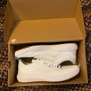 Brand New Vans Ultrarange Exo